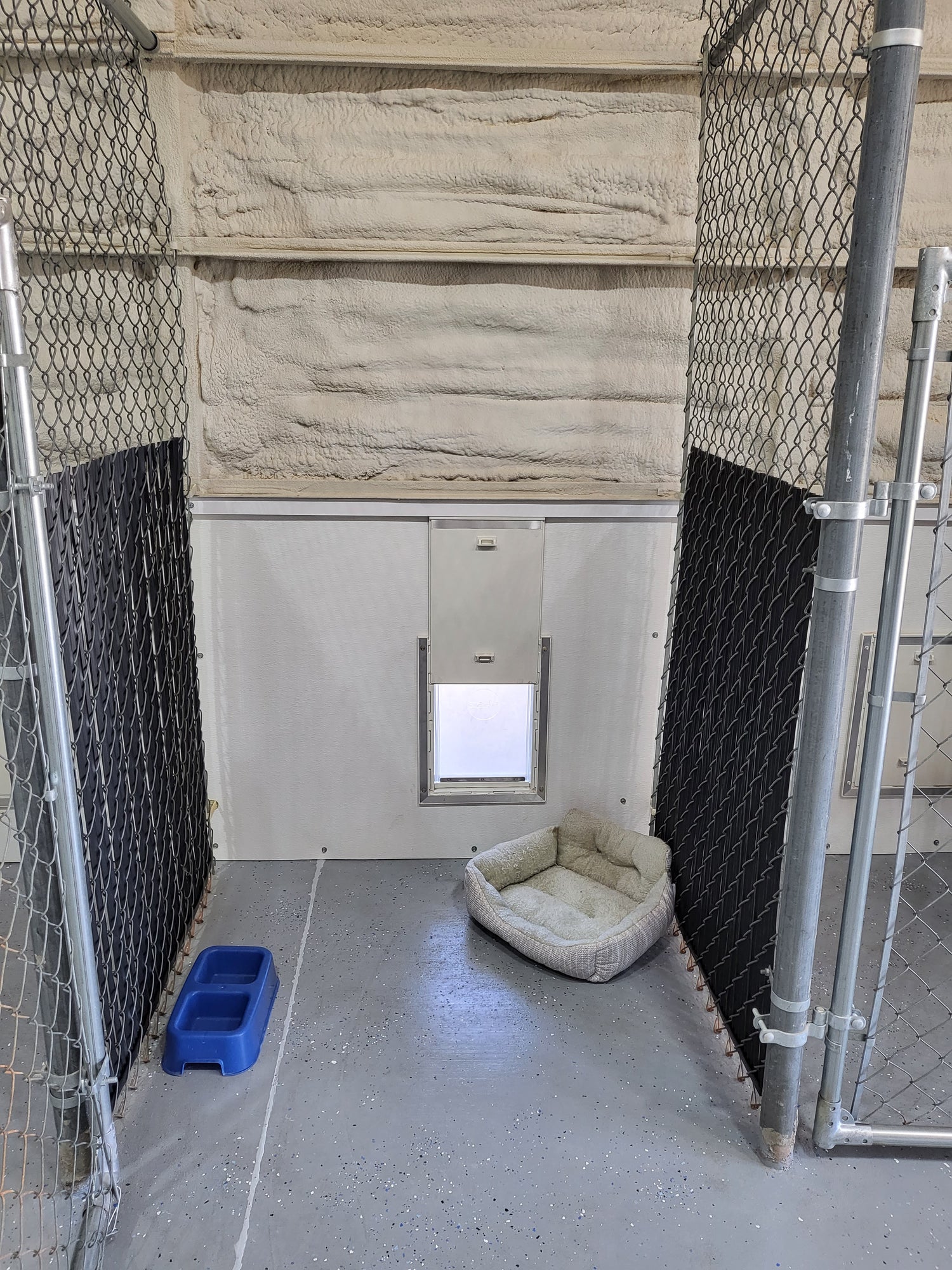 Medium dorm / kennel, open