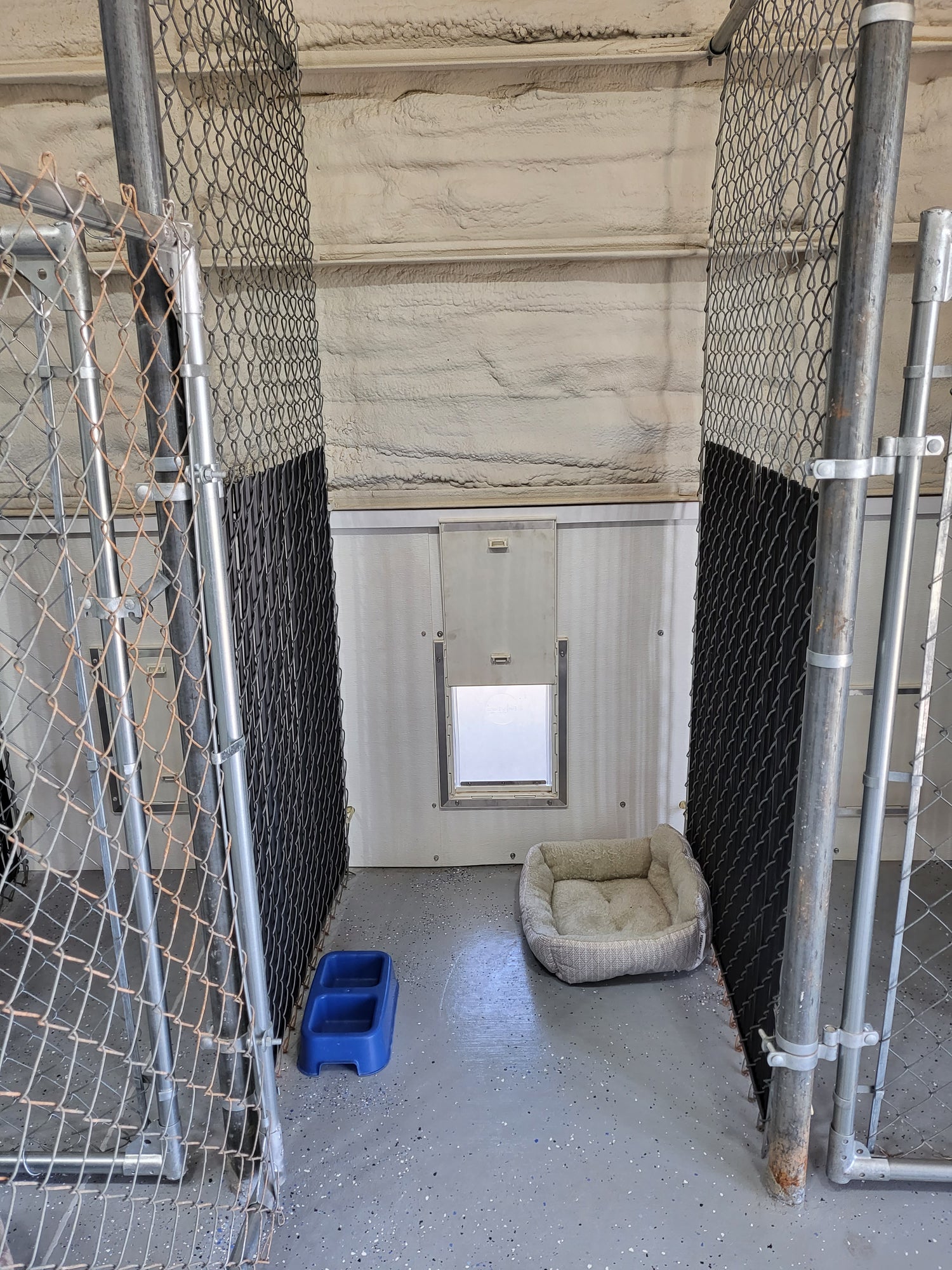 Small dorm / kennel, open